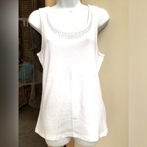 Greensource ladies white tank. EUC.